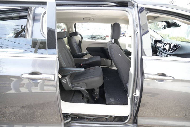 2021 Chrysler Pacifica Touring
