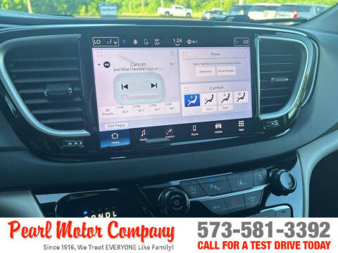 2024 Chrysler Pacifica Touring L