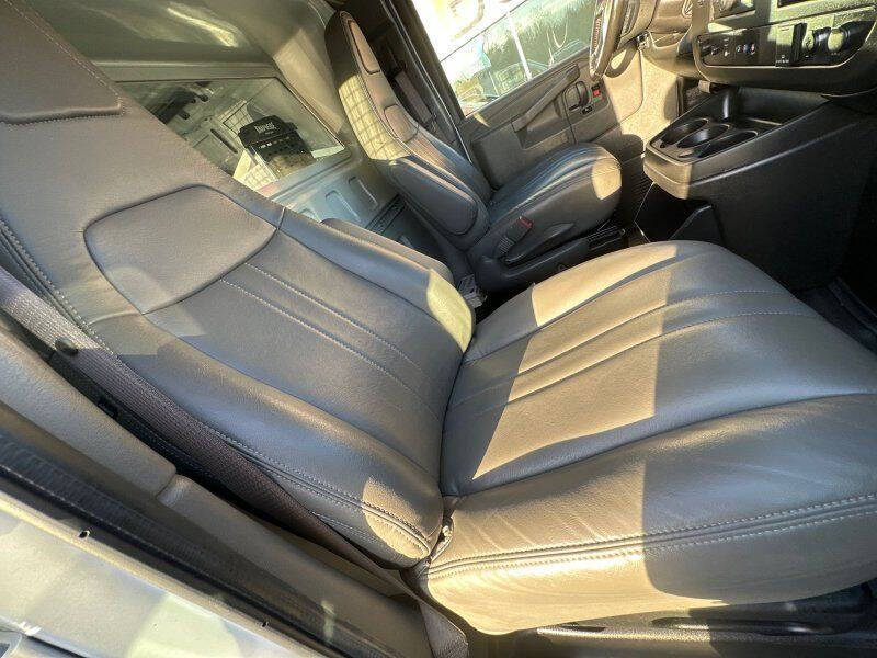 2022 Chevrolet Express 2500