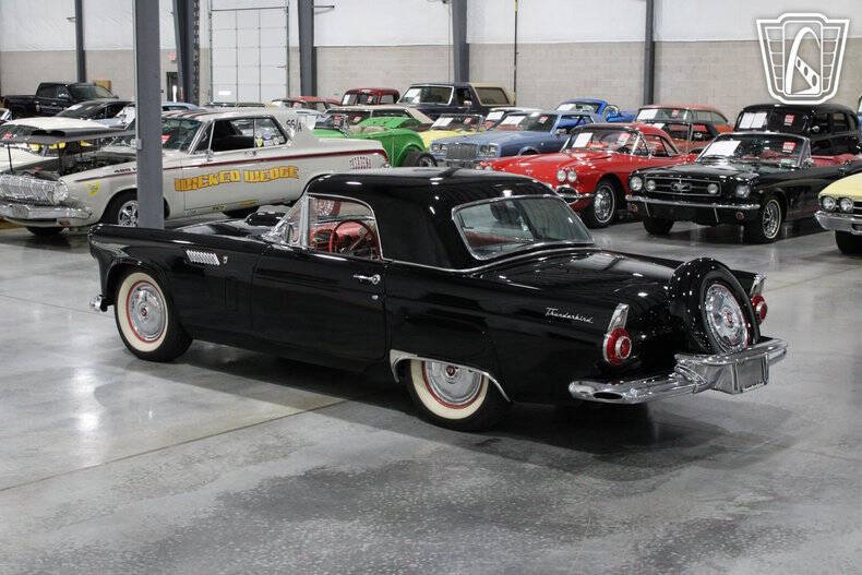 1956 Ford Thunderbird