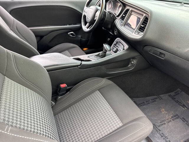 2022 Dodge Challenger SXT