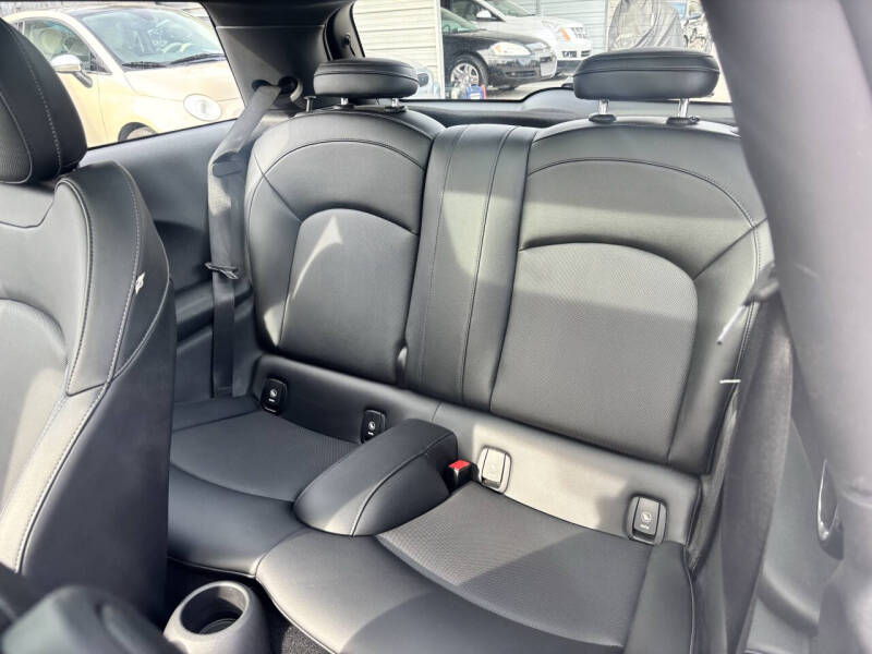 2015 MINI Cooper Base's photo