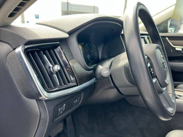 2020 Volvo V90 Cross Country T6