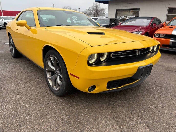 2017 Dodge Challenger SXT Plus