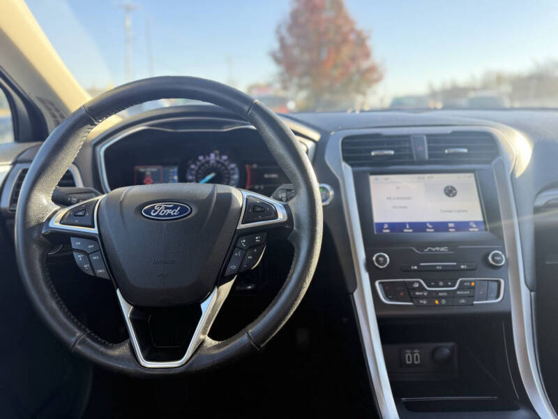 2020 Ford Fusion SEL