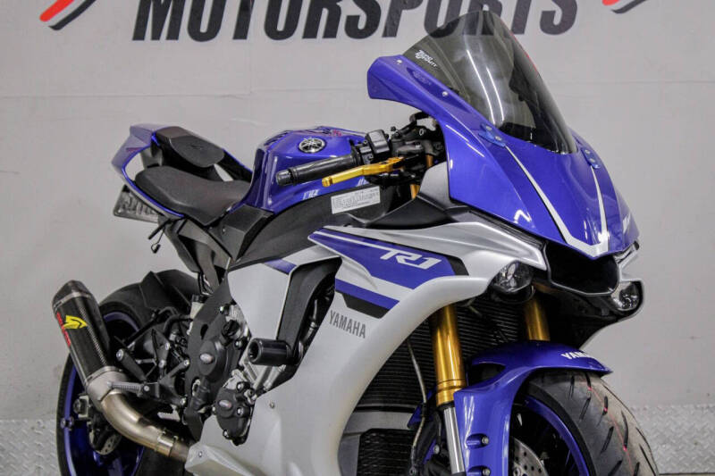 2016 Yamaha YZF-R1