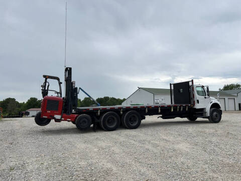 2017 Freightliner M2106 Truck