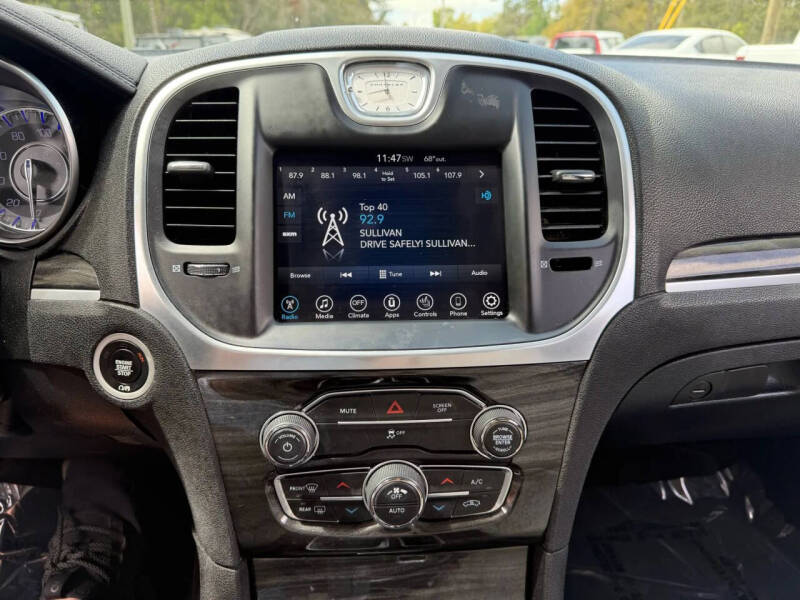 2017 Chrysler 300 Limited