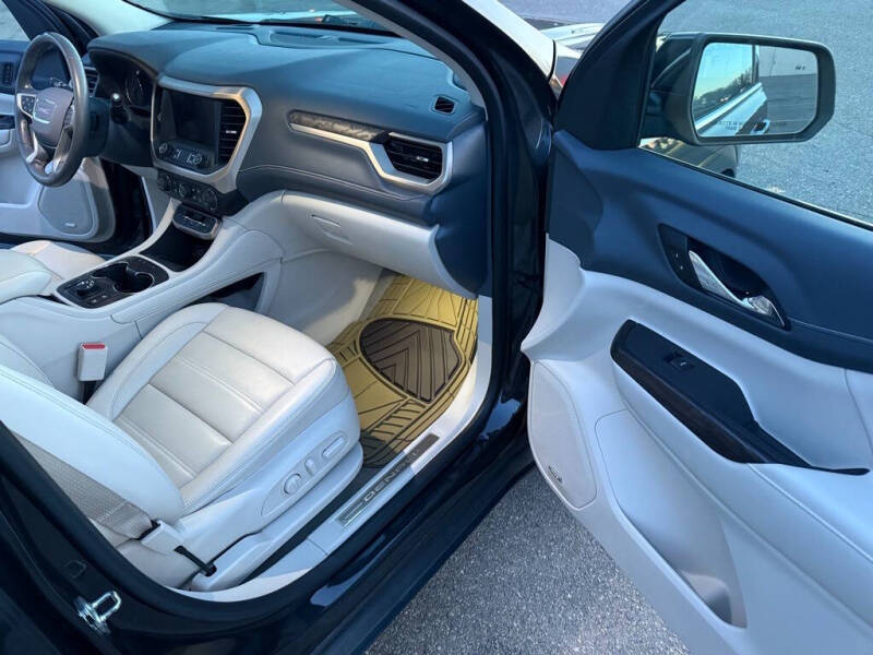 2020 GMC Acadia Denali