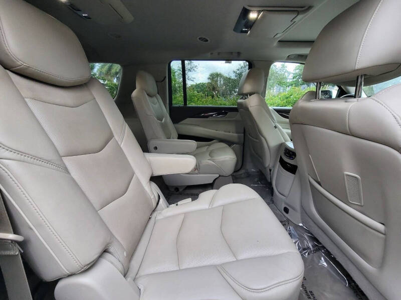 2016 Cadillac Escalade ESV Luxury Collection