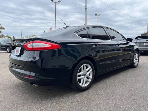 2016 Ford Fusion SE