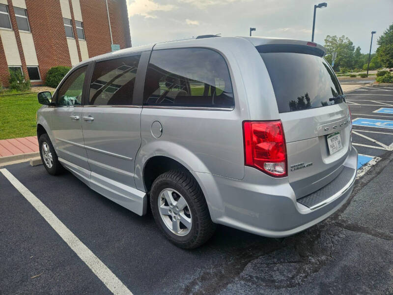 2011 Dodge Grand Caravan Crew