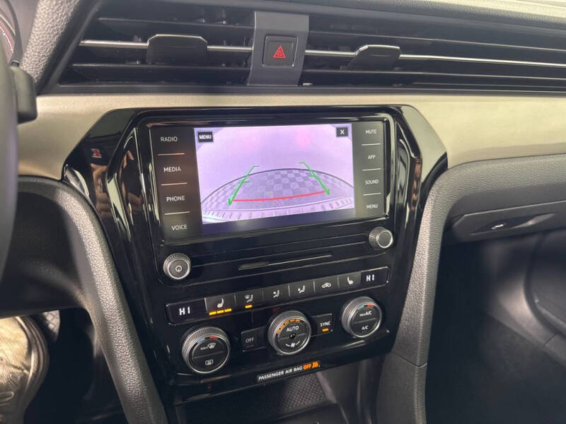 2021 Volkswagen Passat SE