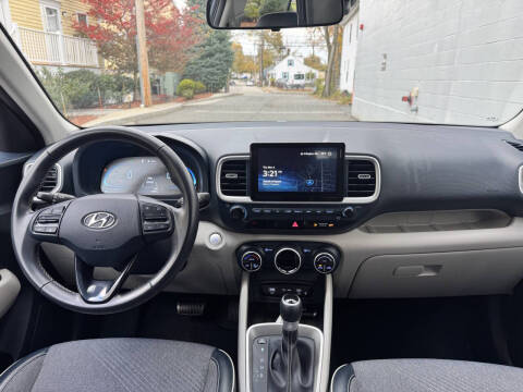 2023 Hyundai Venue Limited