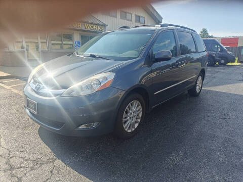 2010 Toyota Sienna XLE