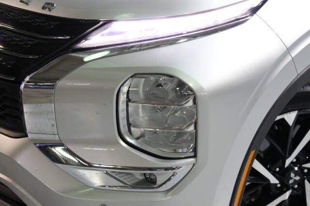 2023 Mitsubishi Outlander SE