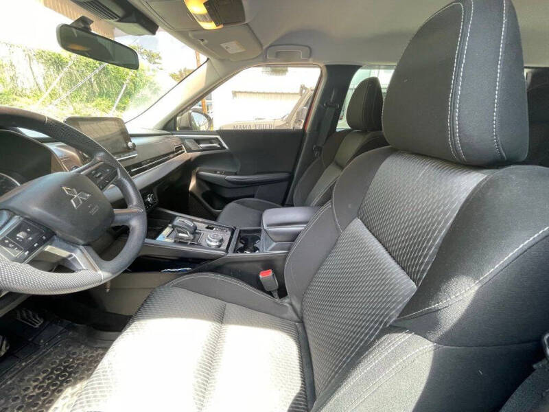 2022 Mitsubishi Outlander ES