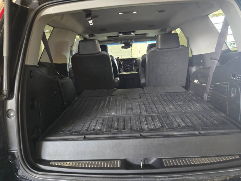 2017 Cadillac Escalade Luxury