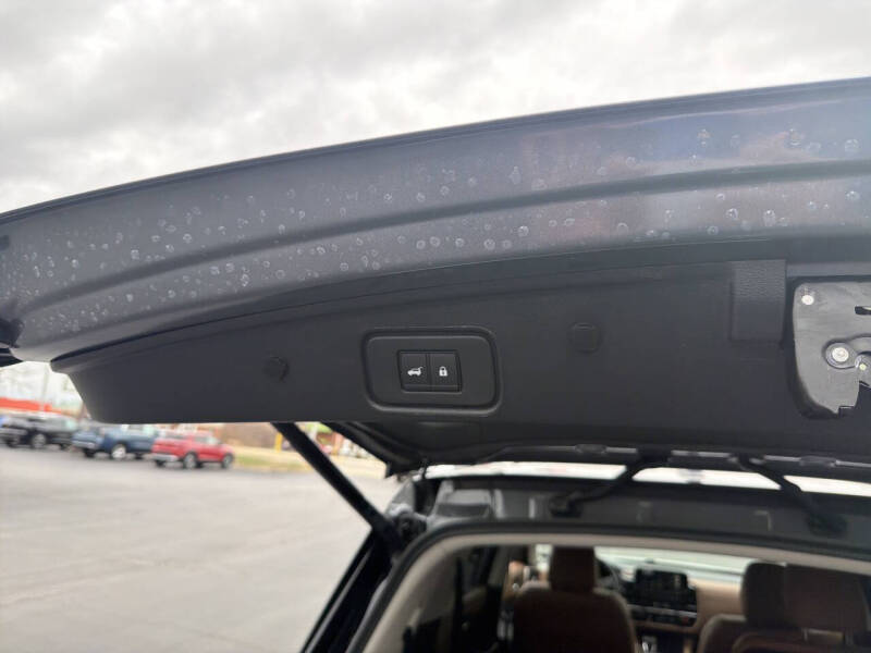 2025 Nissan Pathfinder Platinum