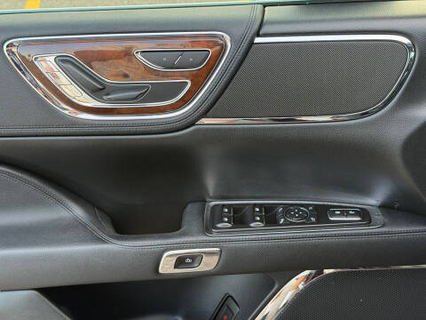 2019 Lincoln Continental Select