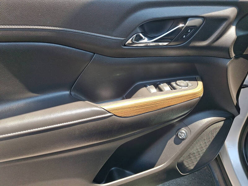 2019 GMC Acadia SLE-2