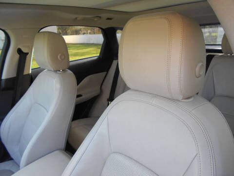 2017 Jaguar F-PACE 35t Prestige