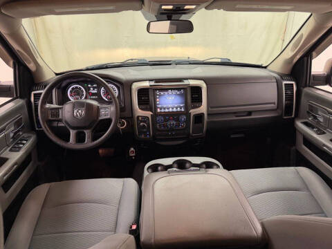 2017 RAM 1500 SLT