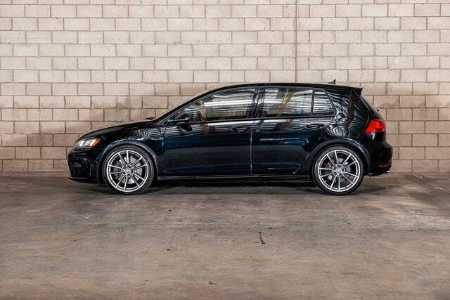 2017 Volkswagen Golf R 4Motion