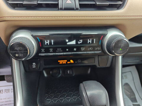 2020 Toyota RAV4 Hybrid XLE