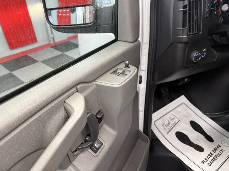 2024 GMC Savana 2500