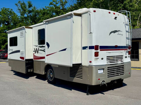 2002 Freightliner XCS Chassis