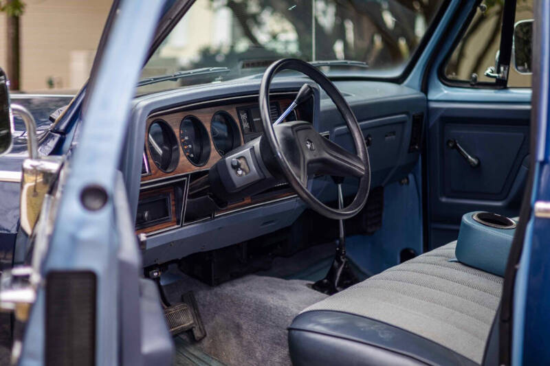 1988 Dodge RAM 100
