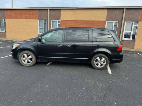 2011 Volkswagen Routan SE
