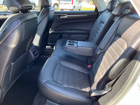 2017 Ford Fusion Hybrid SE