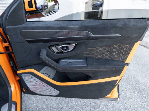 2023 Lamborghini Urus Performante