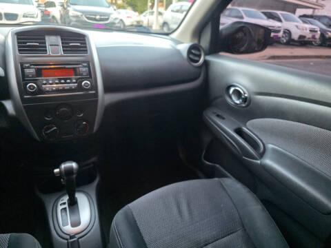 2016 Nissan Versa 1.6 SV