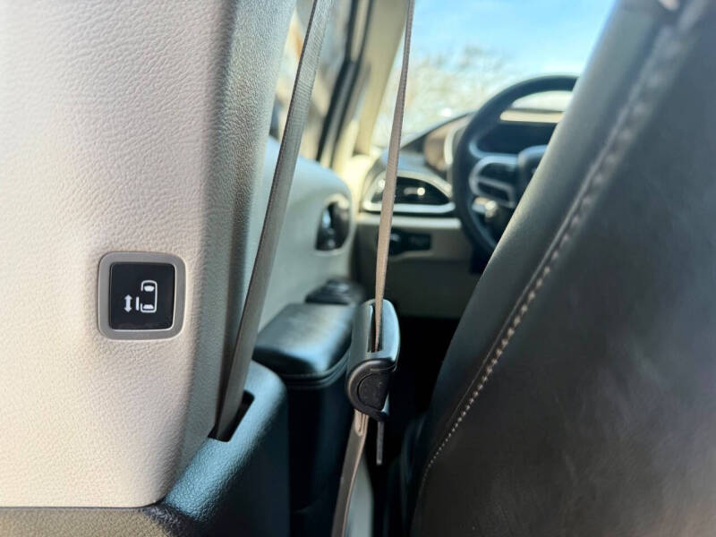 2021 Chrysler Voyager LXi