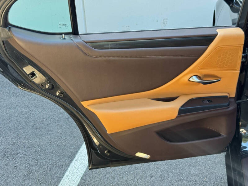 2020 Lexus ES 300h