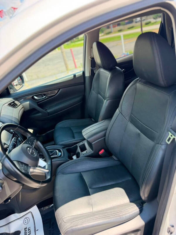2017 Nissan Rogue SL