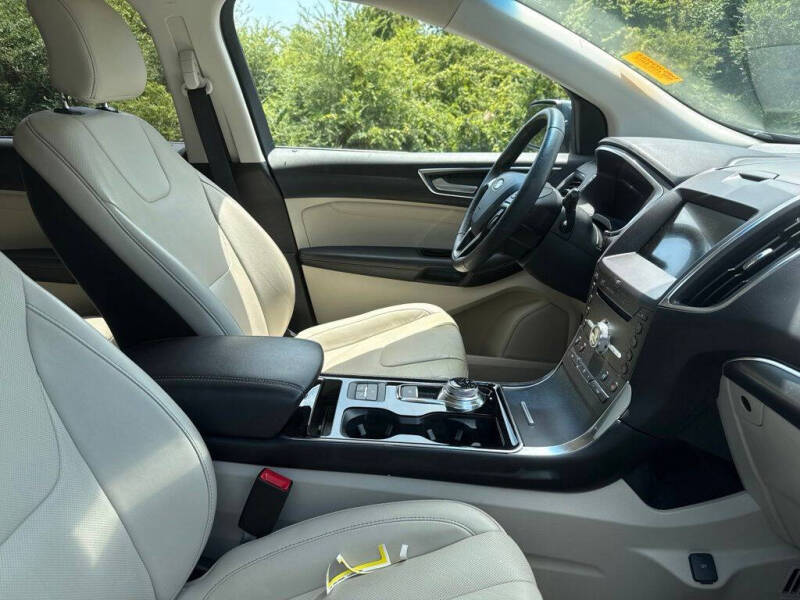 2019 Ford Edge Titanium