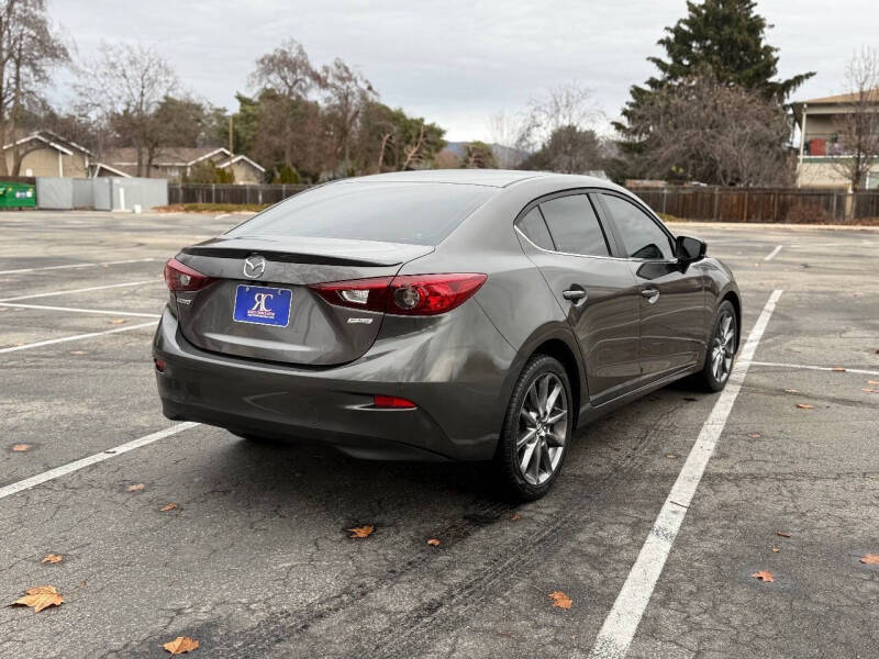2018 Mazda MAZDA3 Touring
