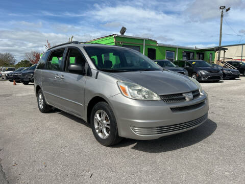 2004 Toyota Sienna for sale at Marvin Motors in Kissimmee FL
