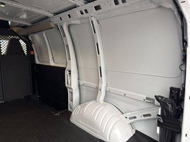 2025 GMC Savana 2500