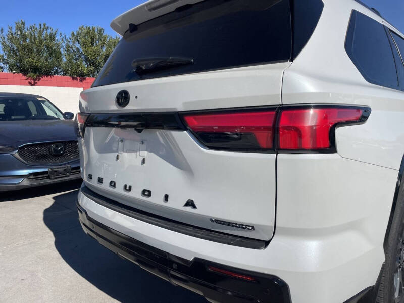 2025 Toyota Sequoia Platinum