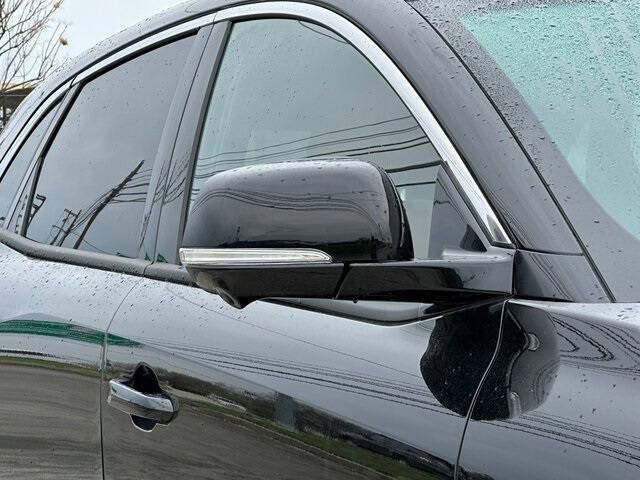 2025 VinFast VF8 Plus