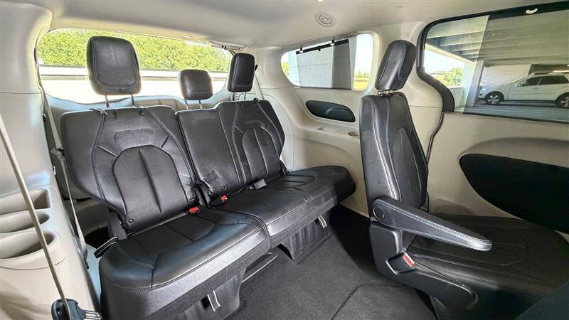 2021 Chrysler Pacifica Touring L