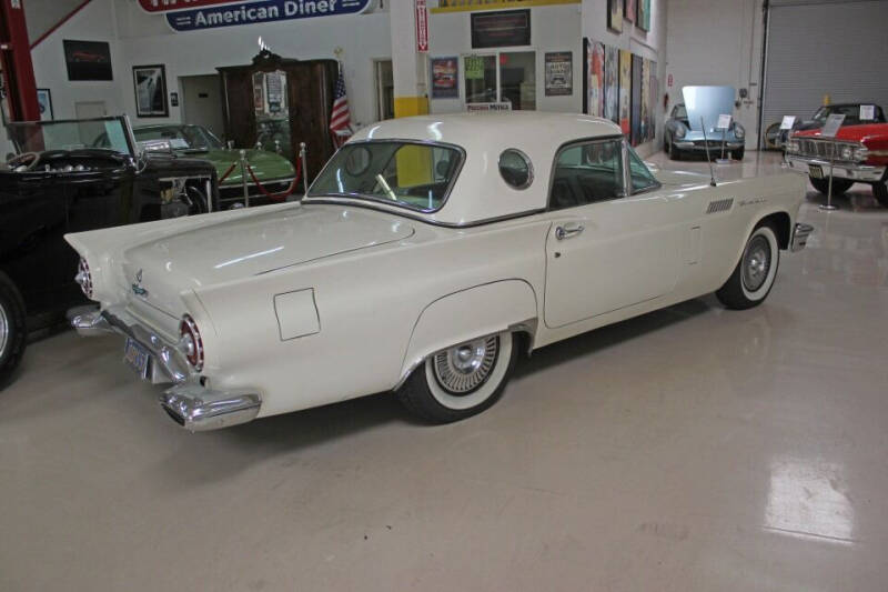 1957 Ford Thunderbird