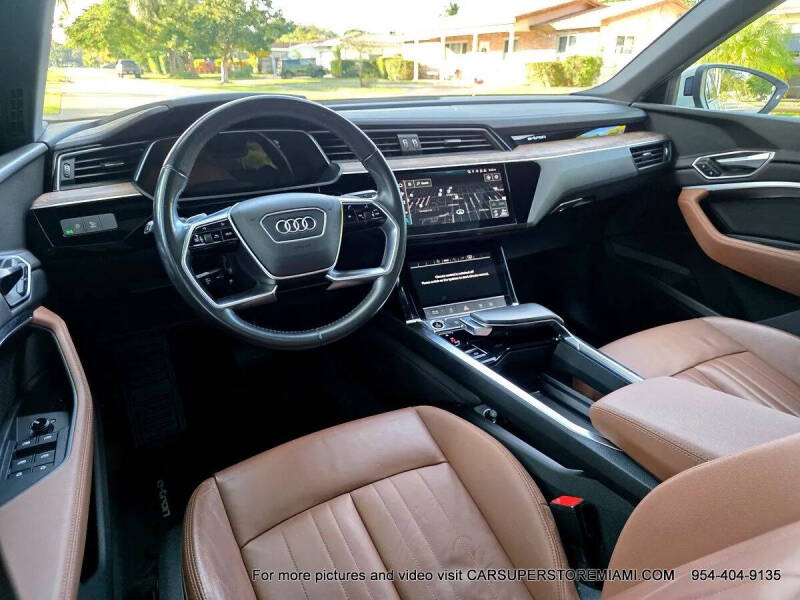 2021 Audi e-tron quattro Premium