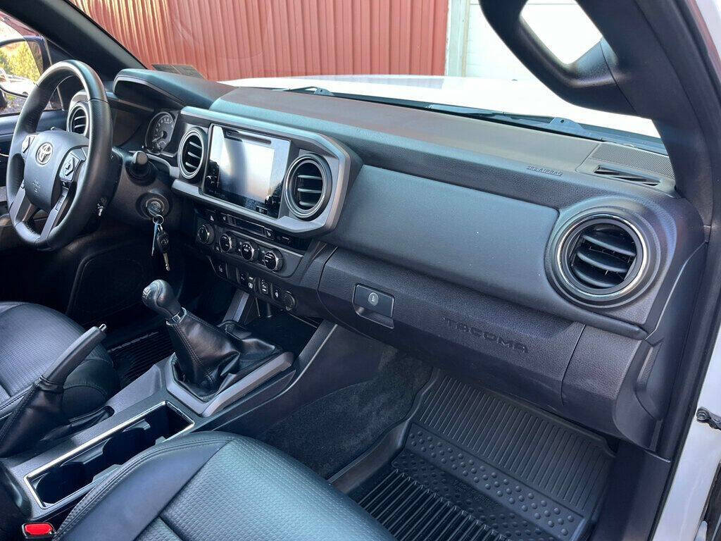 2018 Toyota Tacoma 28