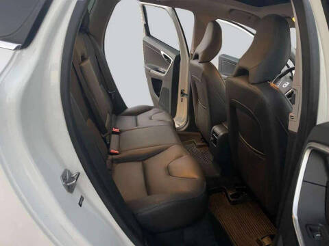 2016 Volvo XC60 T5 Drive-E Premier